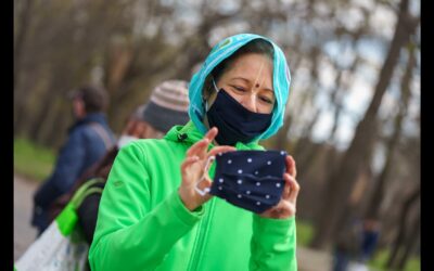 Hungarian Devotees Distribute Free Food and Face Masks to the Needy