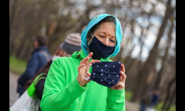 Hungarian Devotees Distribute Free Food and Face Masks to the Needy