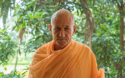 HG Pankajanghri Prabhu’s last darshan and respects by HH Jayapataka Swami