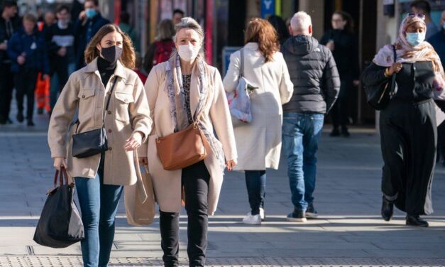 Covid: Hard months to come in pandemic for UK, says Van-Tam